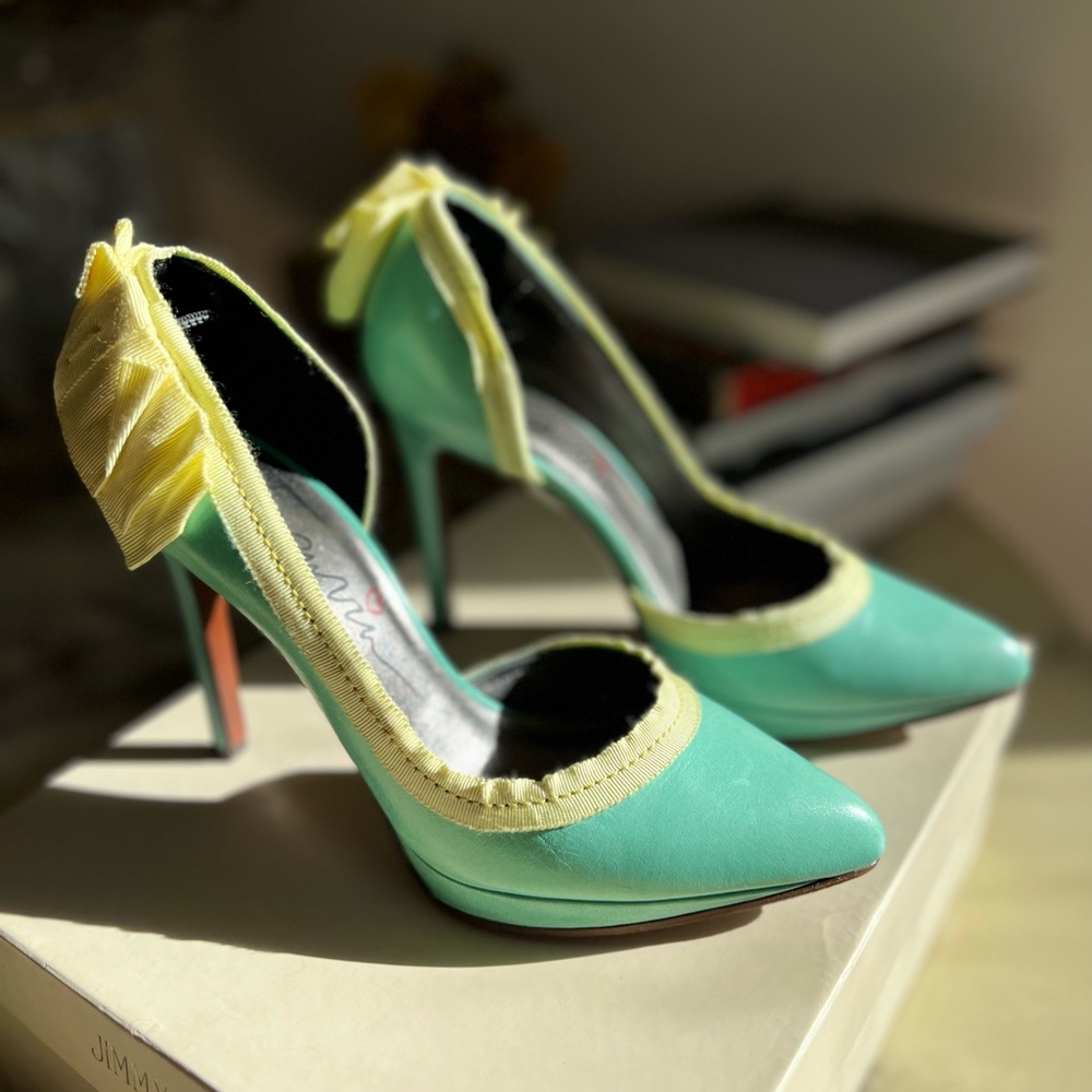 LANVIN pump size 37.5 gorgeous with incredible detail. Not another show like it